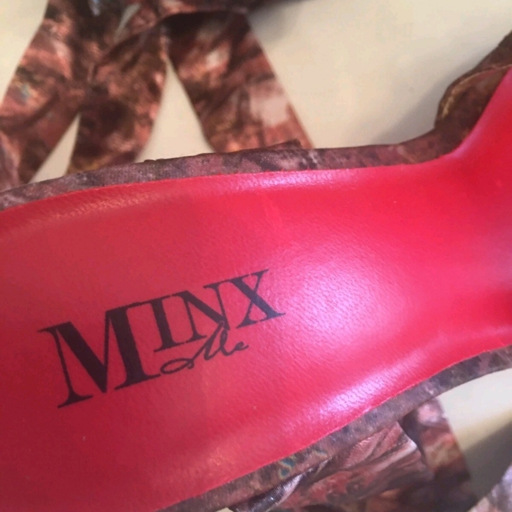 New Size 6 Wedge Heel With Sequins and Rhinestones By MINX - Picture 3 of 7